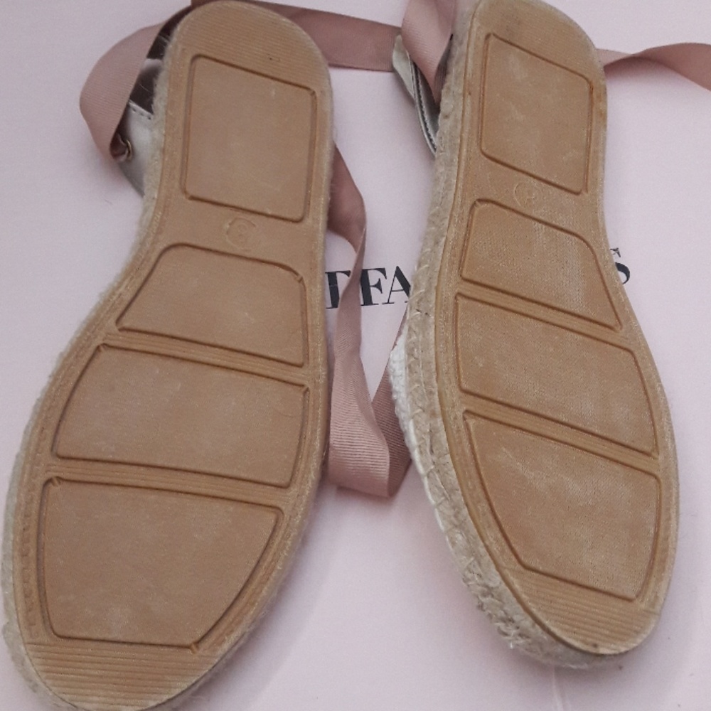 Shoes - Picture 2 of 3